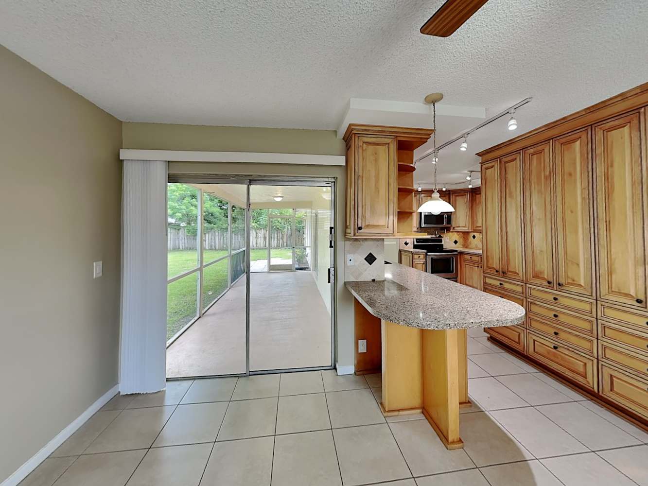 12169 Sycamore Ln photo 5