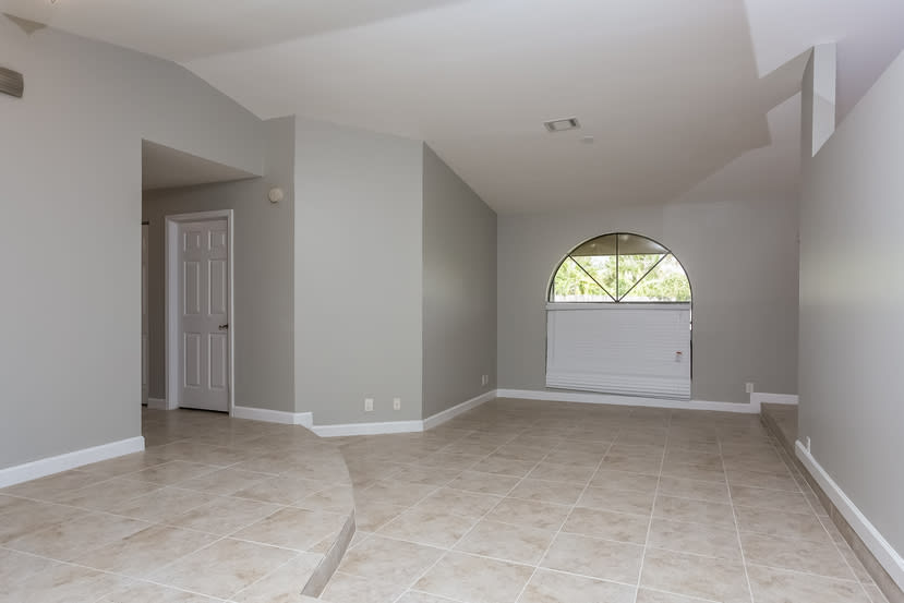 283 Ponce De Leon St photo 4