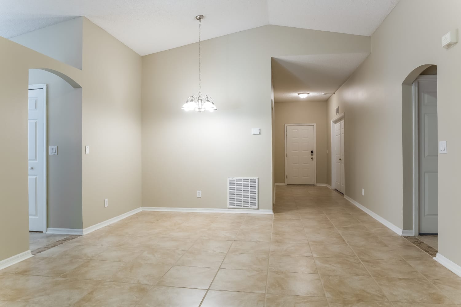 2434 Bayhill Dr photo 3