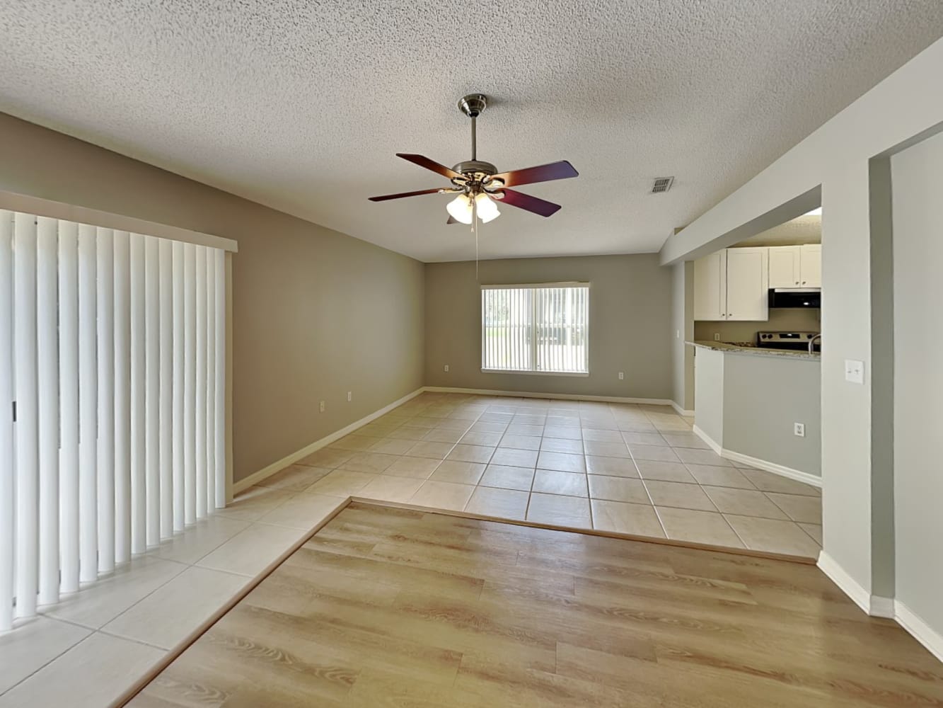 2100 Brookshire Cir photo 3