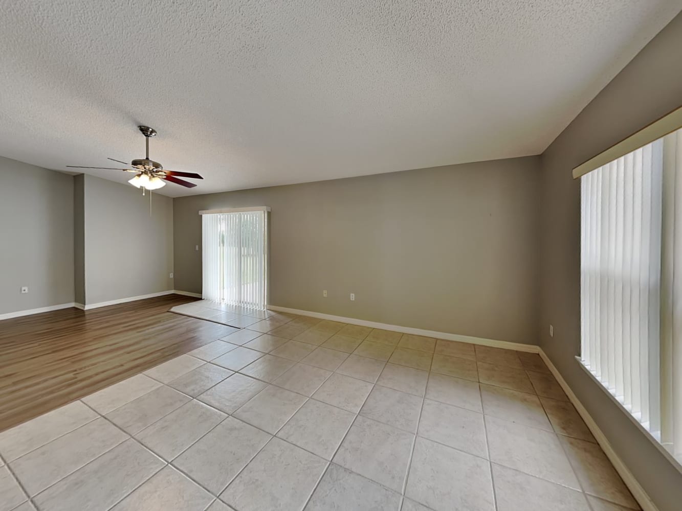 2100 Brookshire Cir photo 5