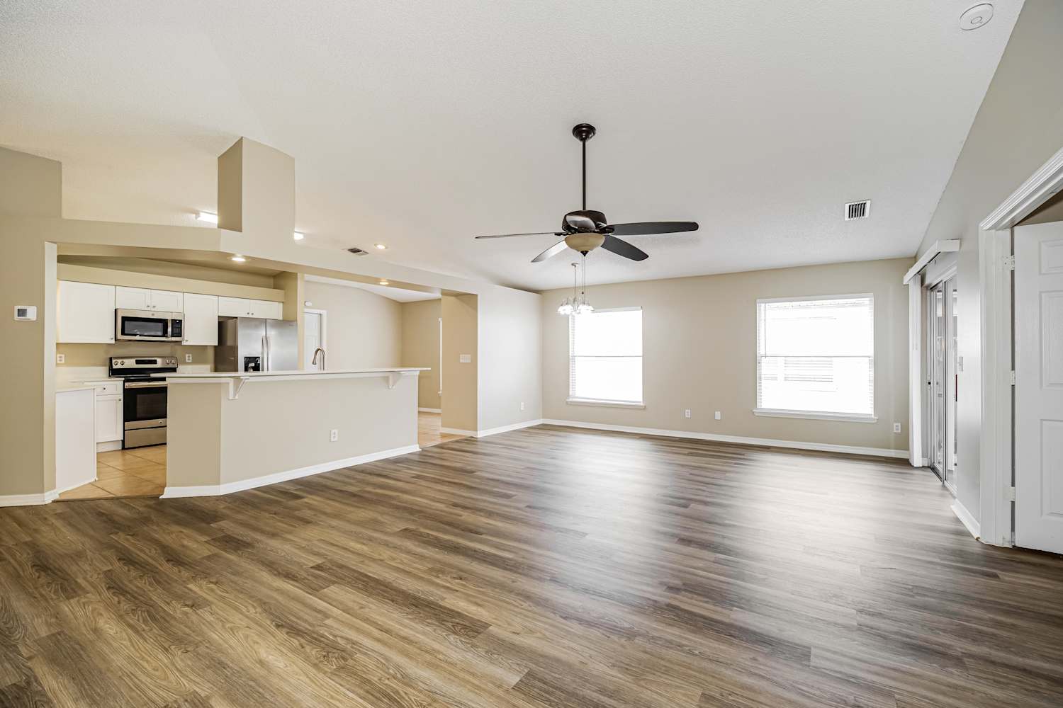 7058 Red Bay Ct photo 4