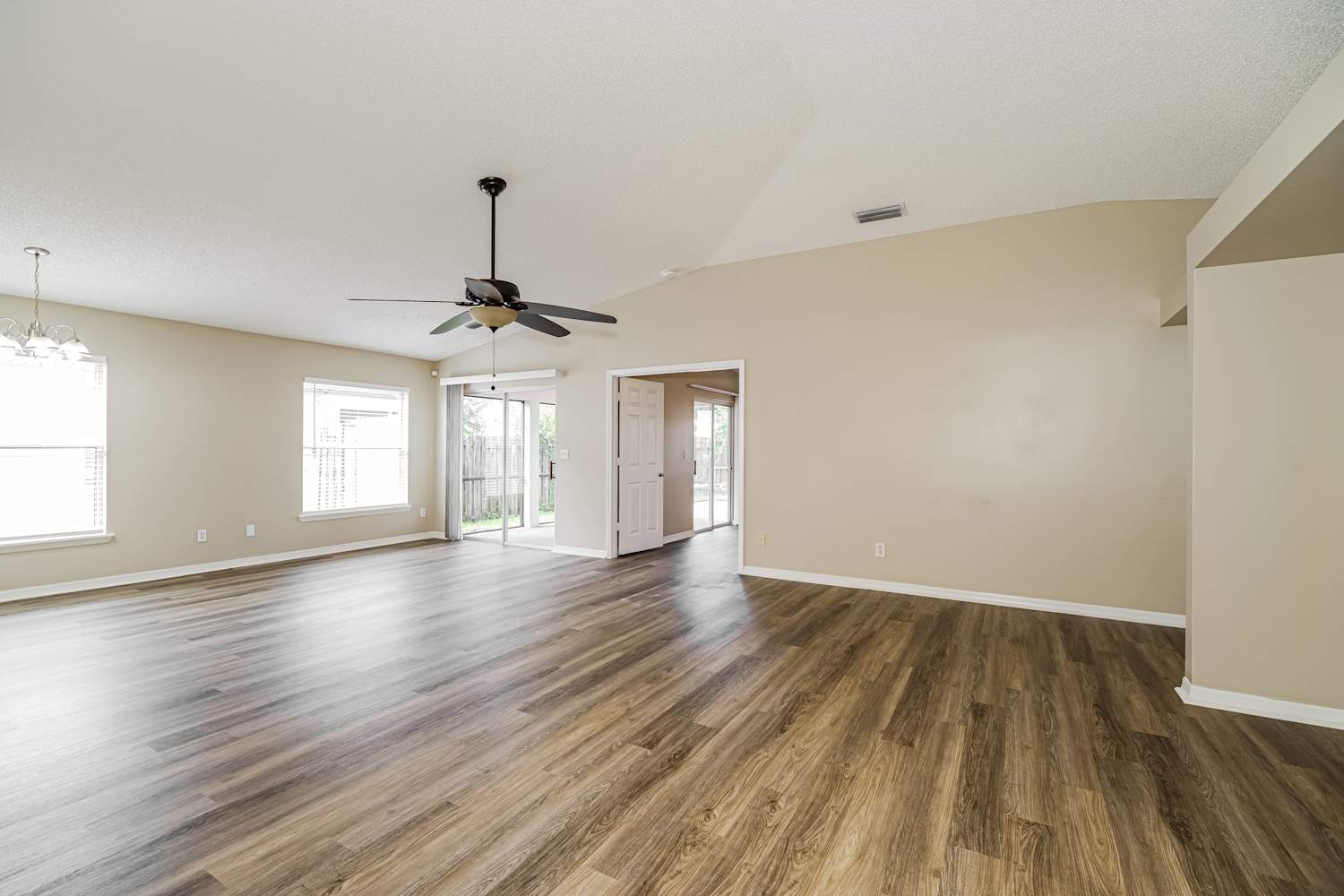 7058 Red Bay Ct photo 3
