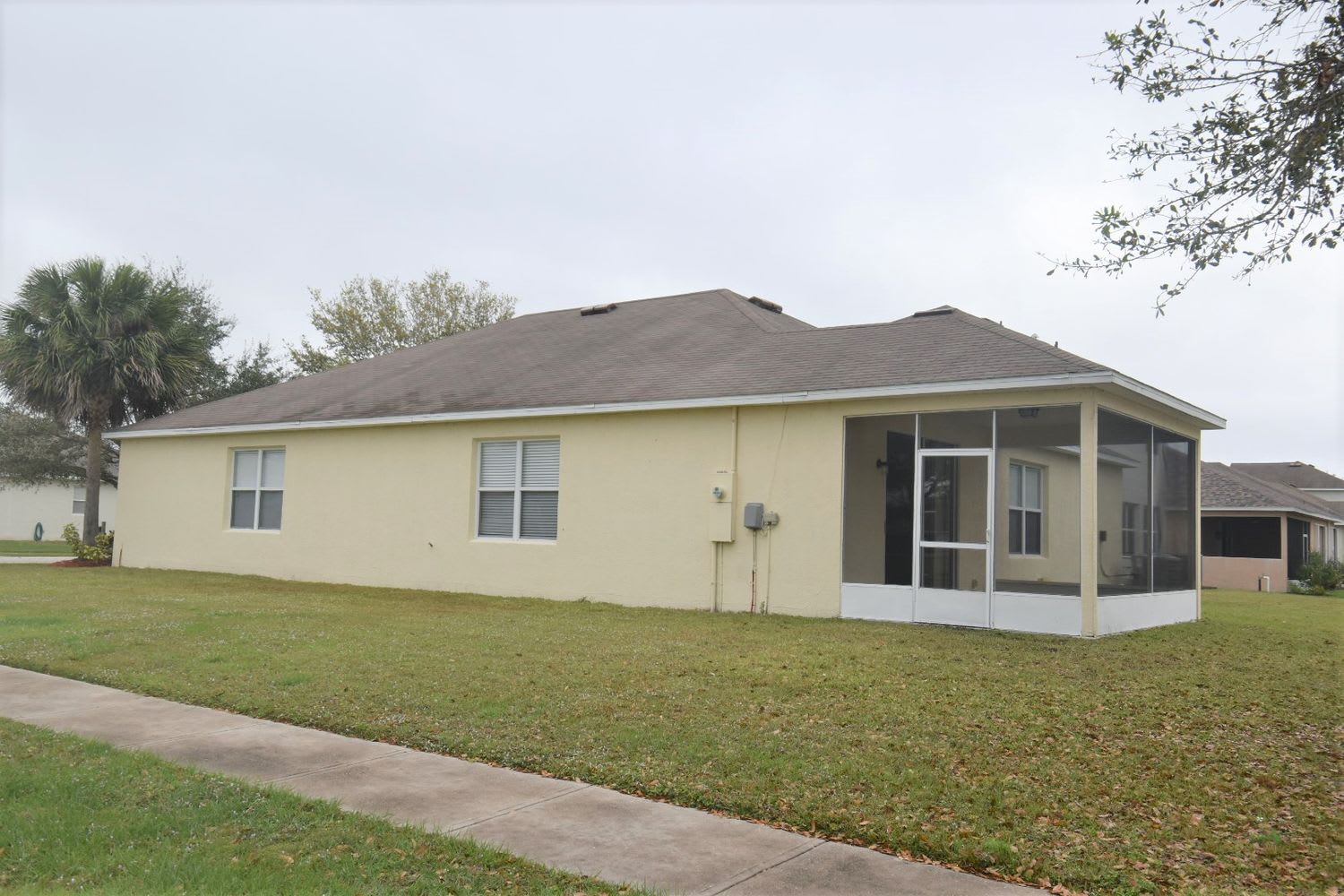 4373 Collinwood Dr photo 4