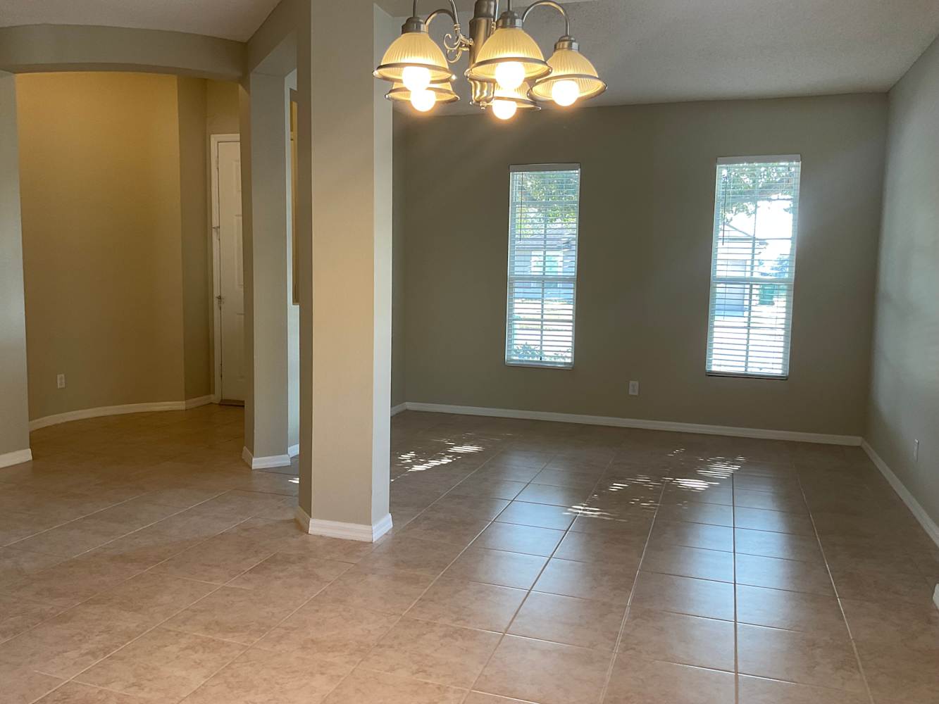 632 Cressa Cir photo 3