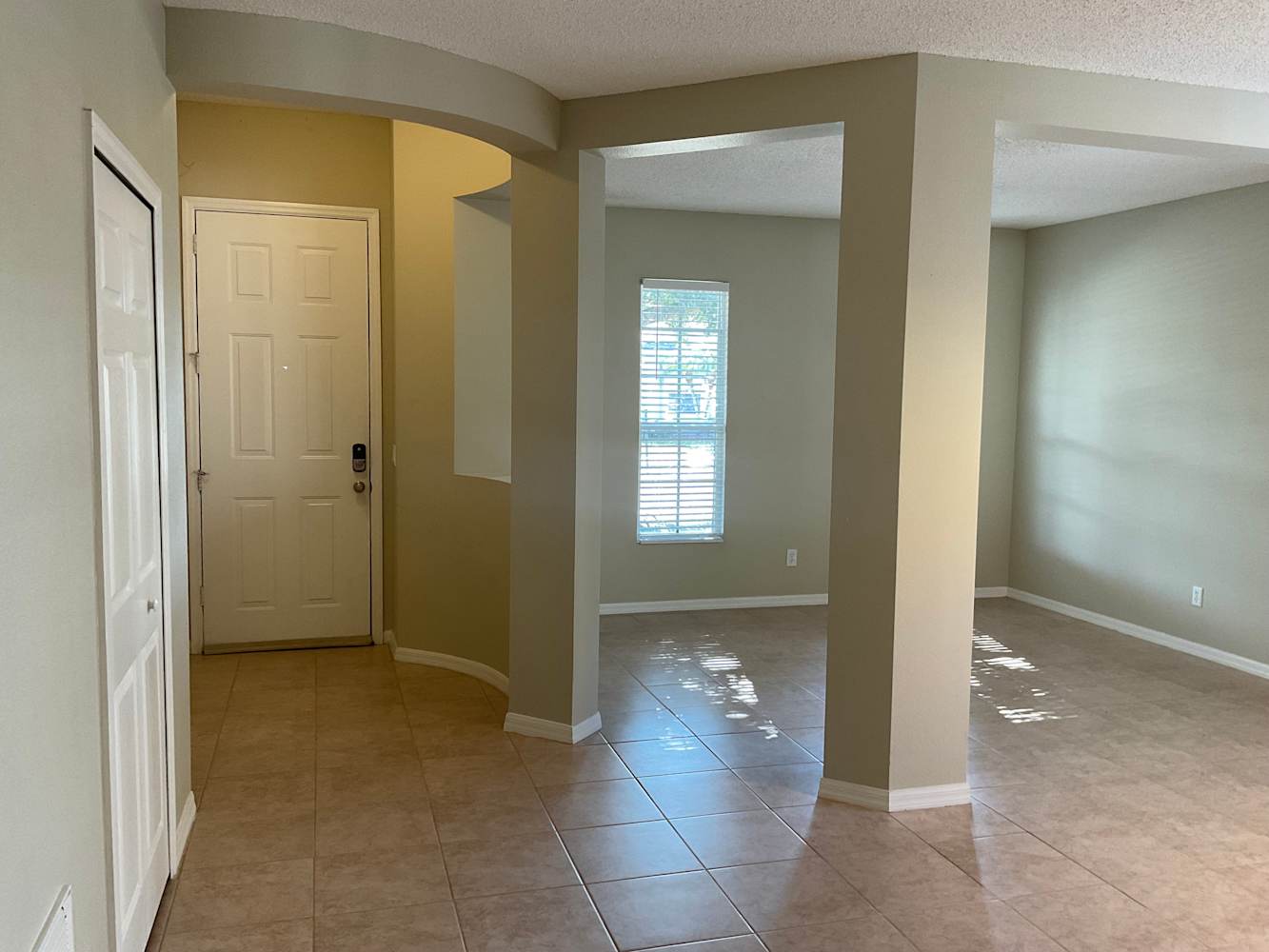 632 Cressa Cir photo 2