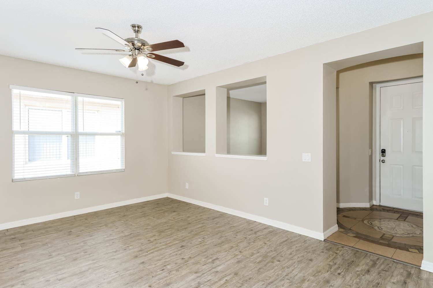 4122 Collinwood Dr photo 3