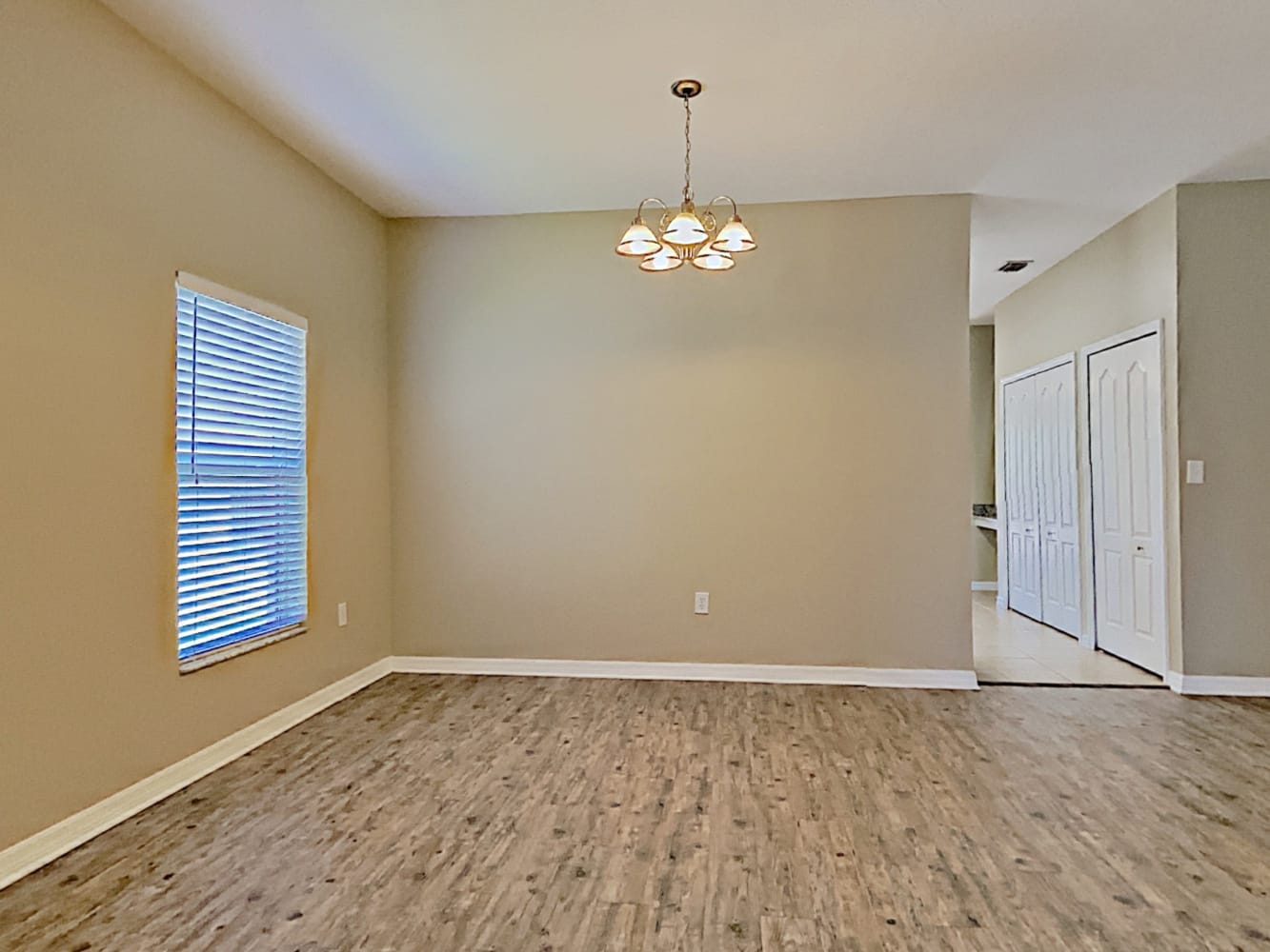 4992 Outlook Dr photo 5