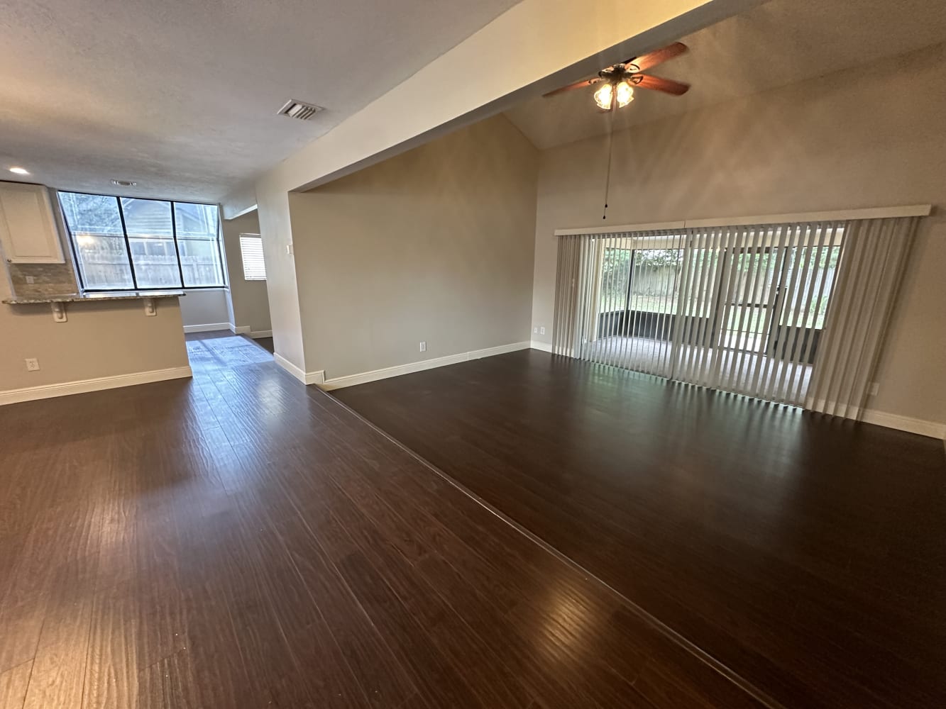 3908 Woodglade Cv photo 2