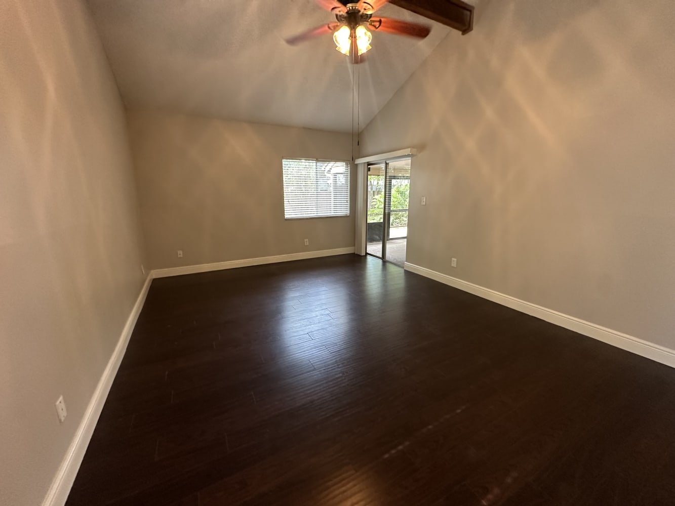 3908 Woodglade Cv photo 4