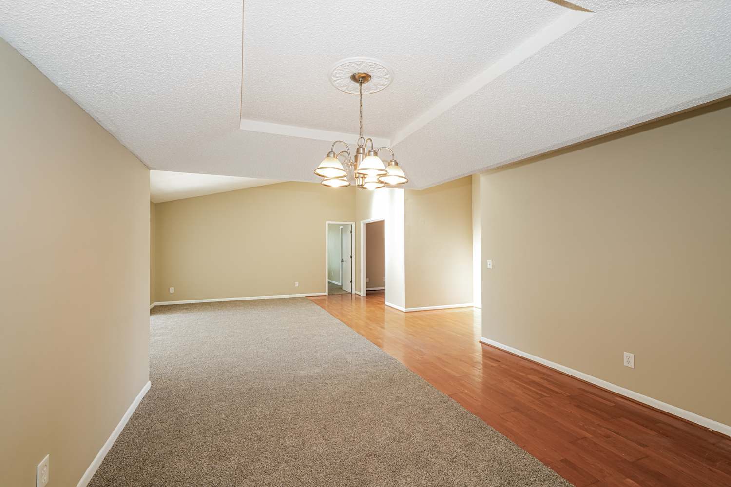 3214 Thackery Way photo 4