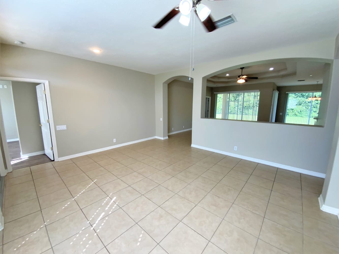 2144 Edelweiss Loop photo 3