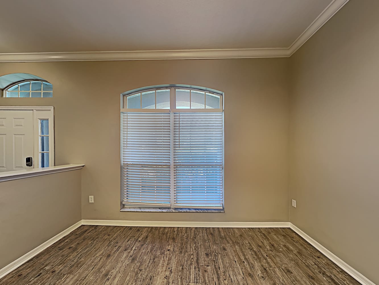 6032 Cason Way photo 3