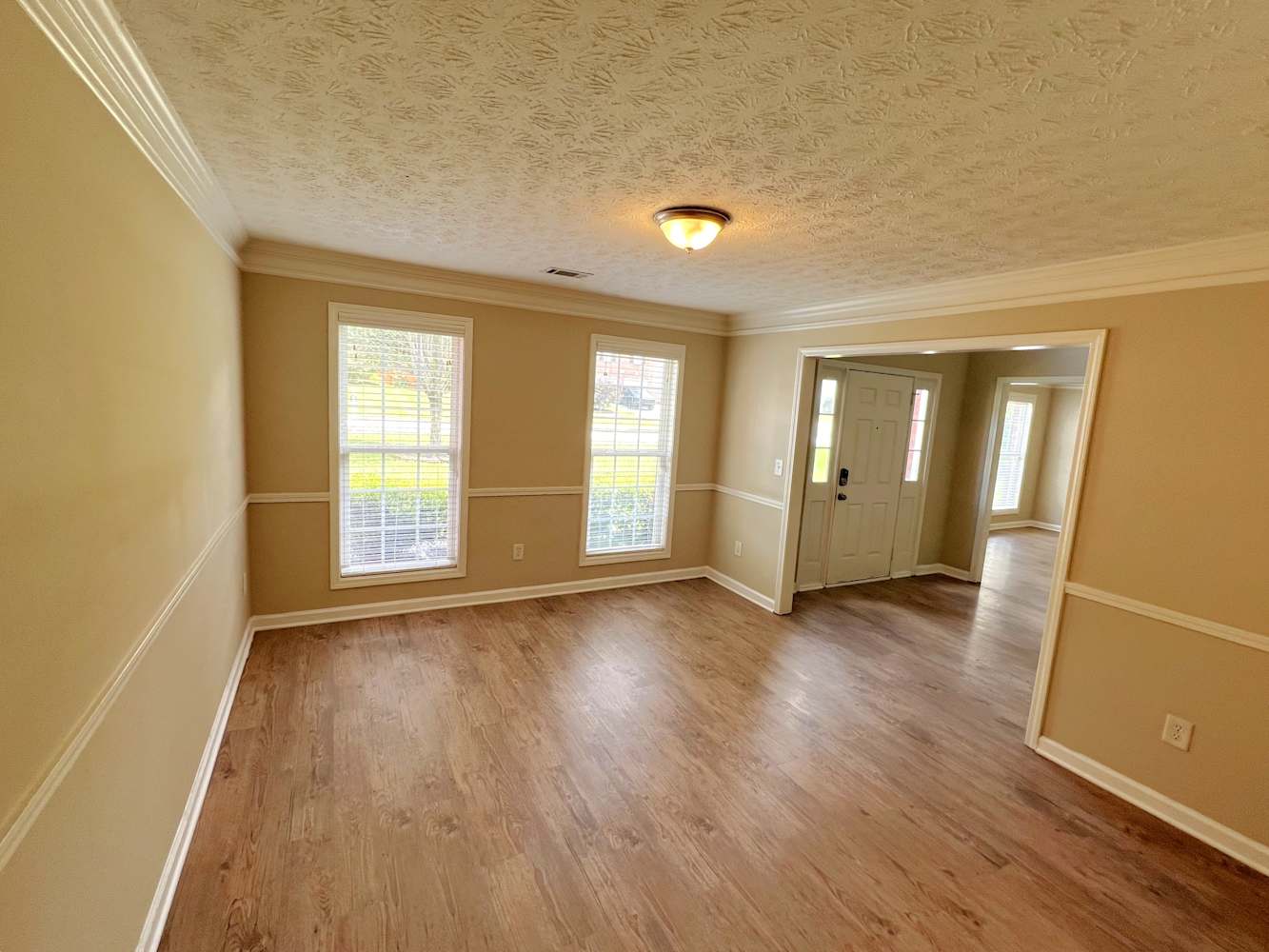 3505 Revere Cir photo 3