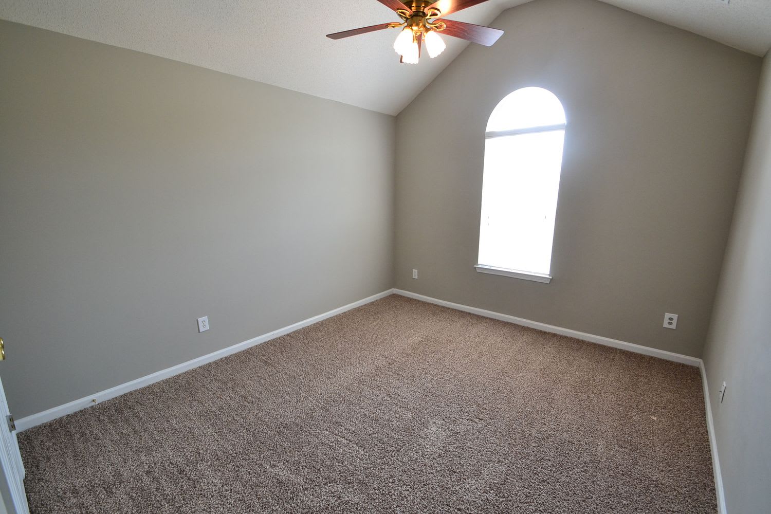 5725 Crystal Springs Way photo 3