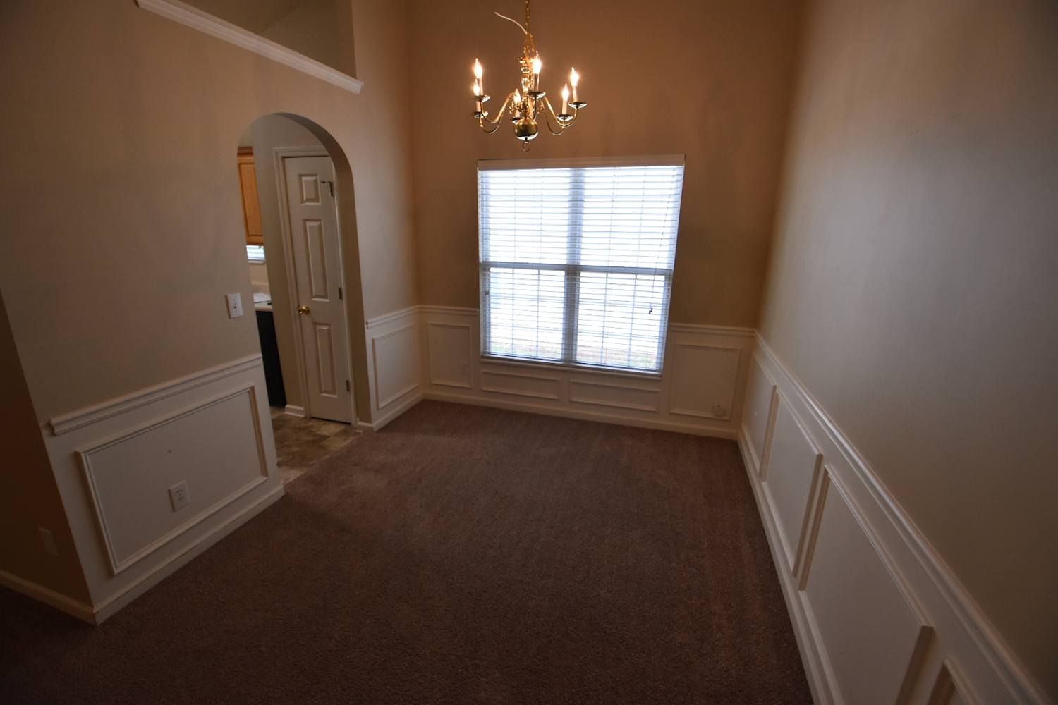 1730 Arborwood Dr photo 3