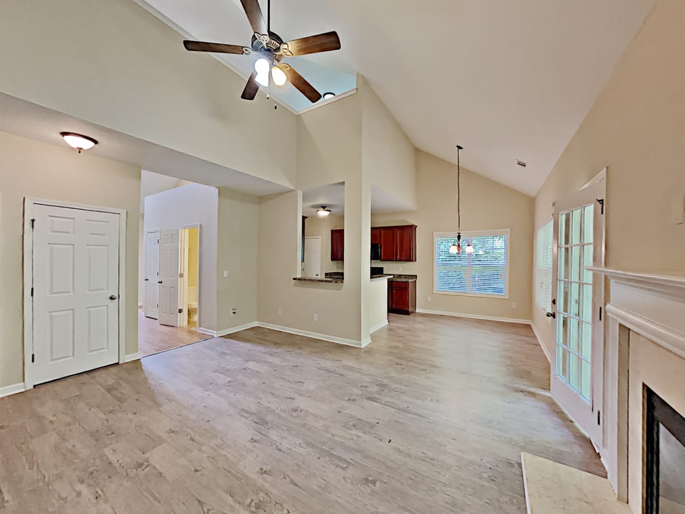 2453 Folsom St photo 5