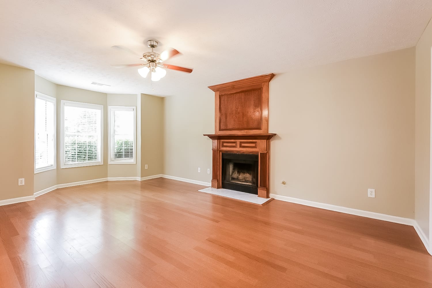 2286 Wind Lass Dr photo 4
