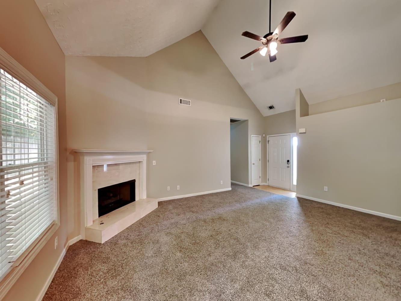 304 Apache Dr photo 3