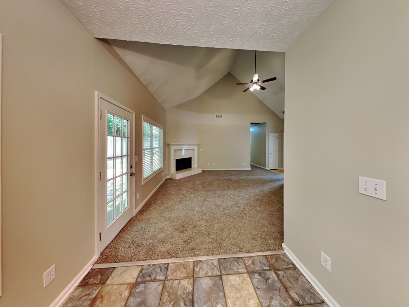 304 Apache Dr photo 5