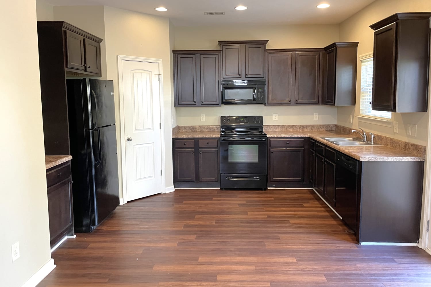 200 Reston Ct photo 5