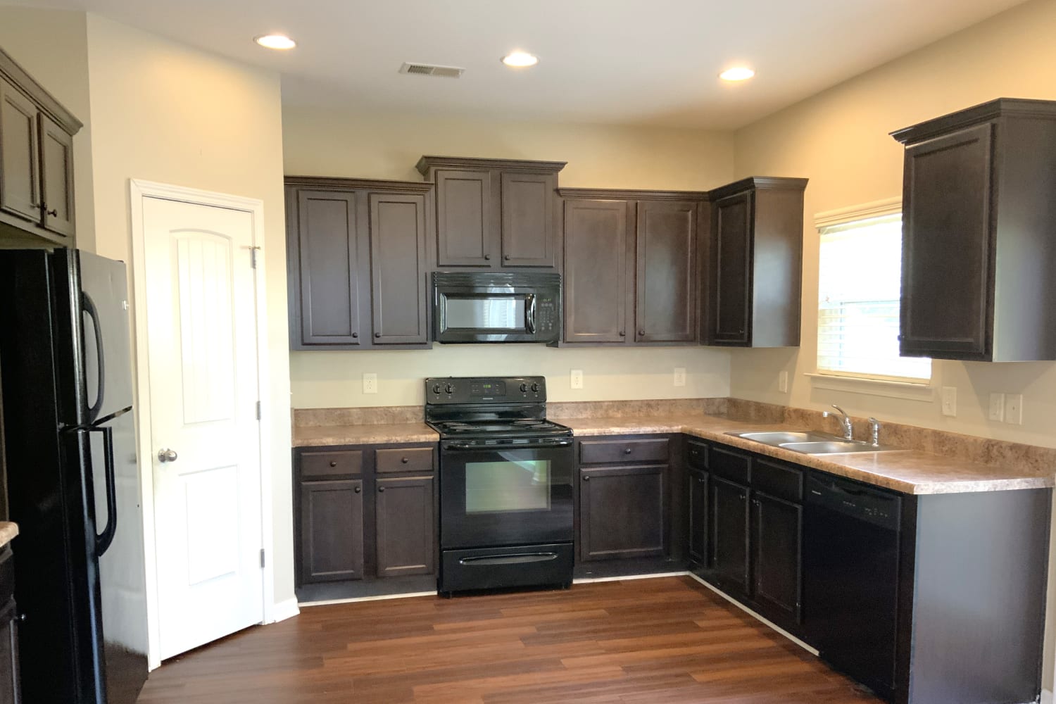 200 Reston Ct photo 4
