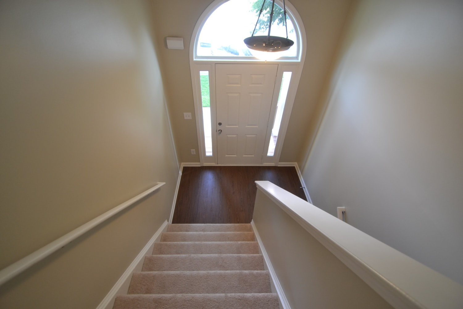 2959 Meadow Point Dr photo 2