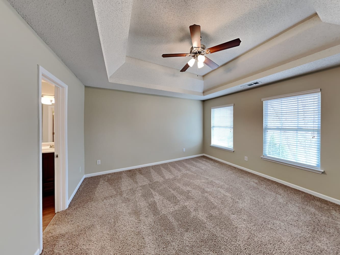 115 Legend Creek Dr photo 4
