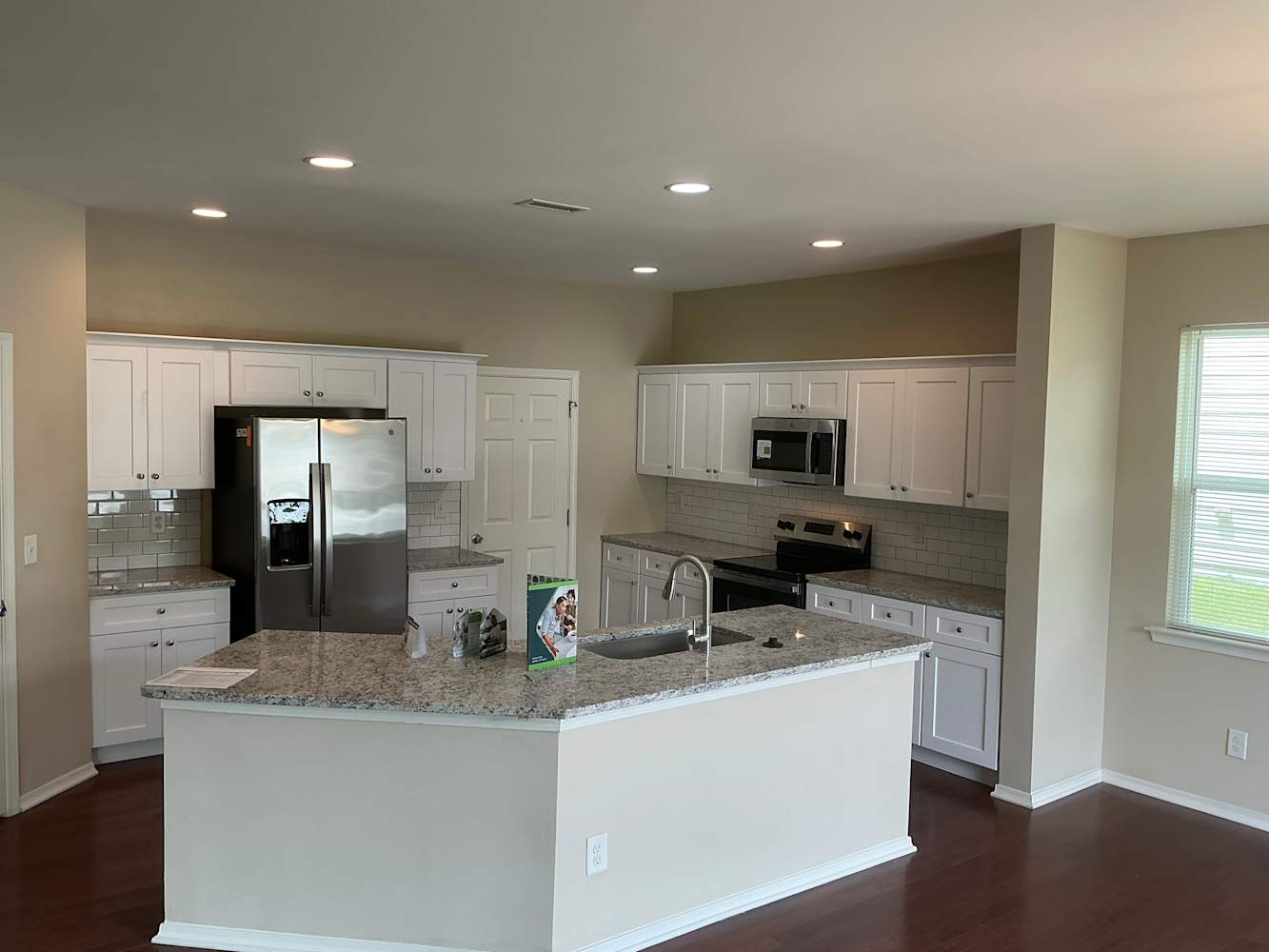 5514 Black Maple Dr photo 4