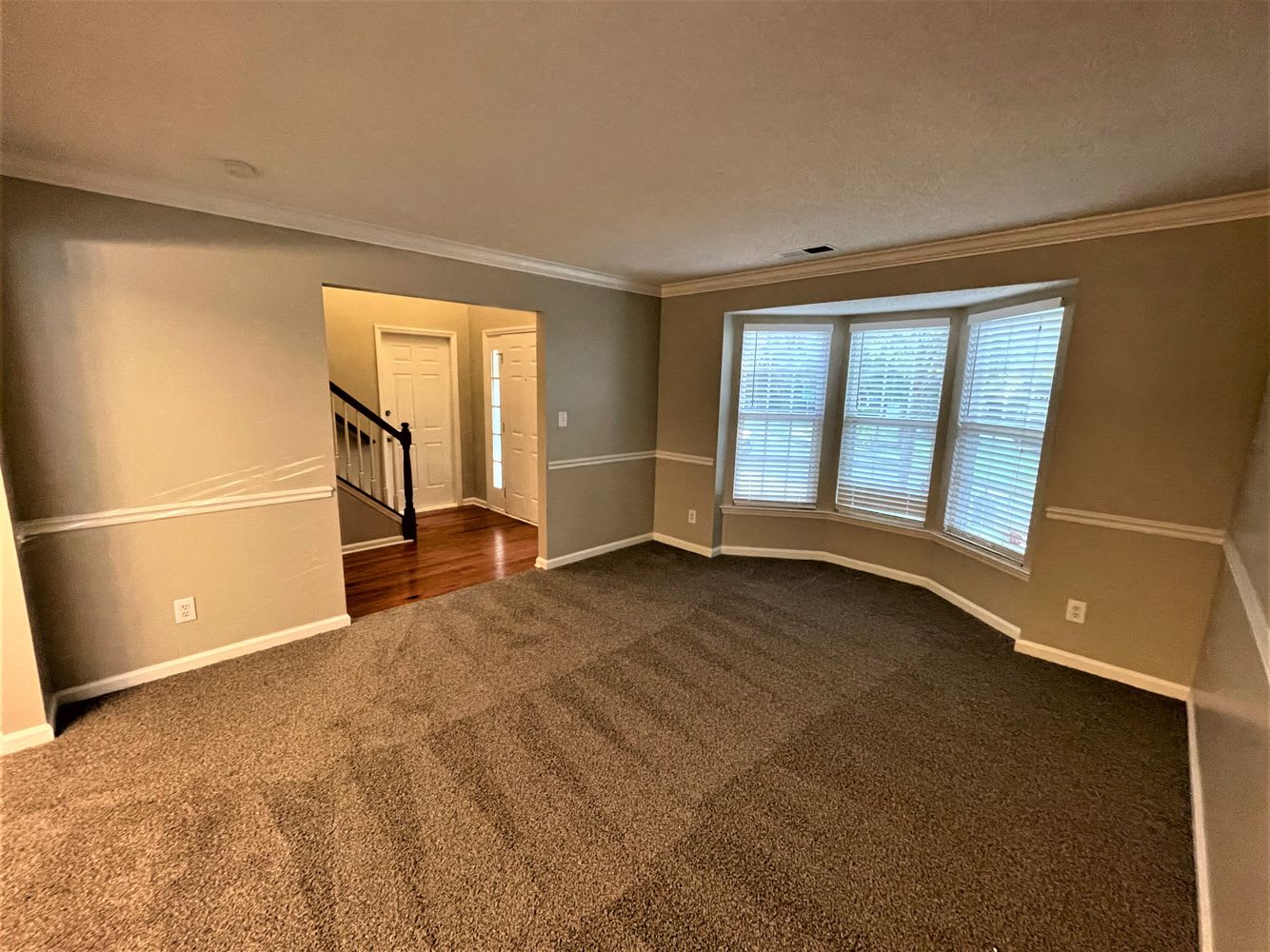 6226 Skyline Dr photo 2