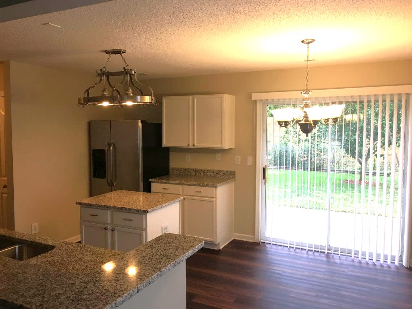 8142 Chatham Oaks Dr photo 3