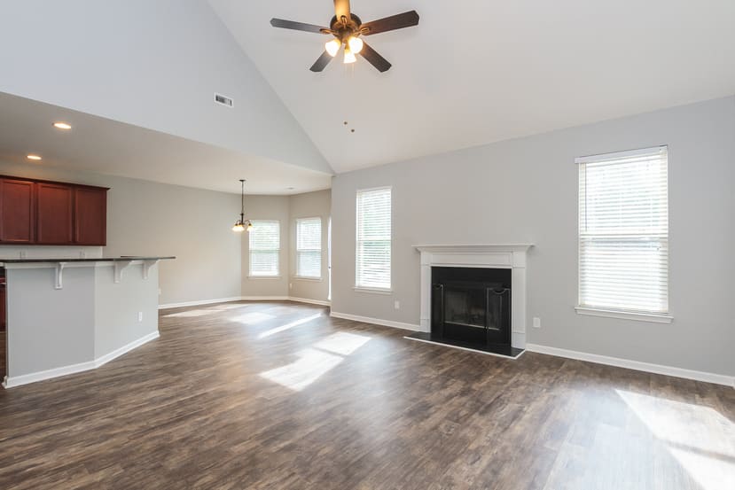 139 Cole Dr photo 4
