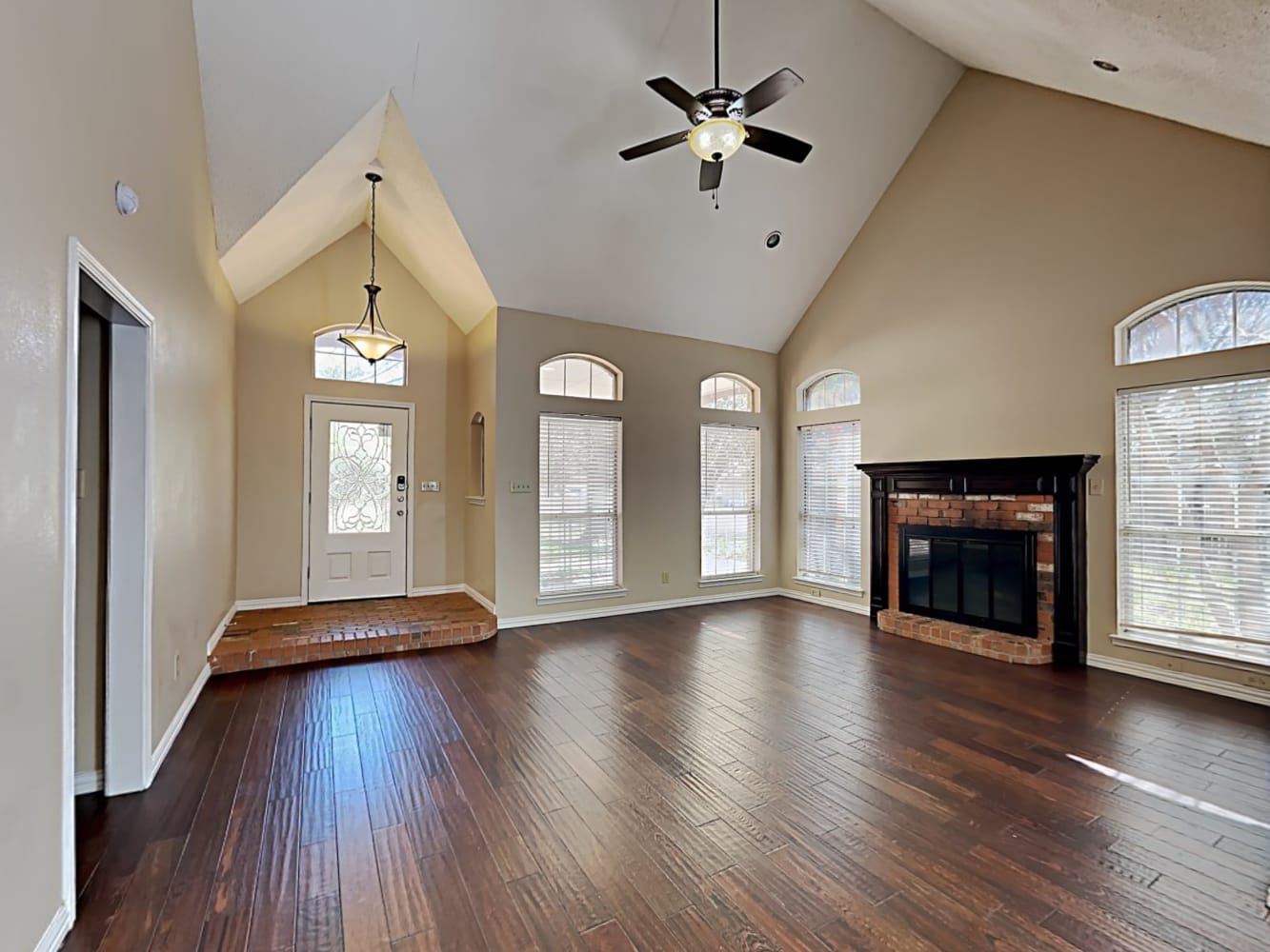 6 Round Rock Ct photo 4
