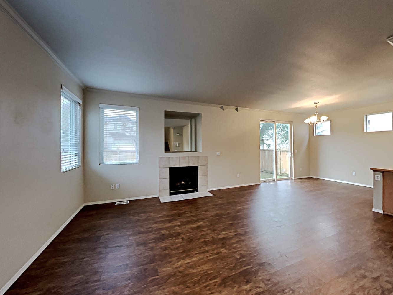9928 184th St E photo 4