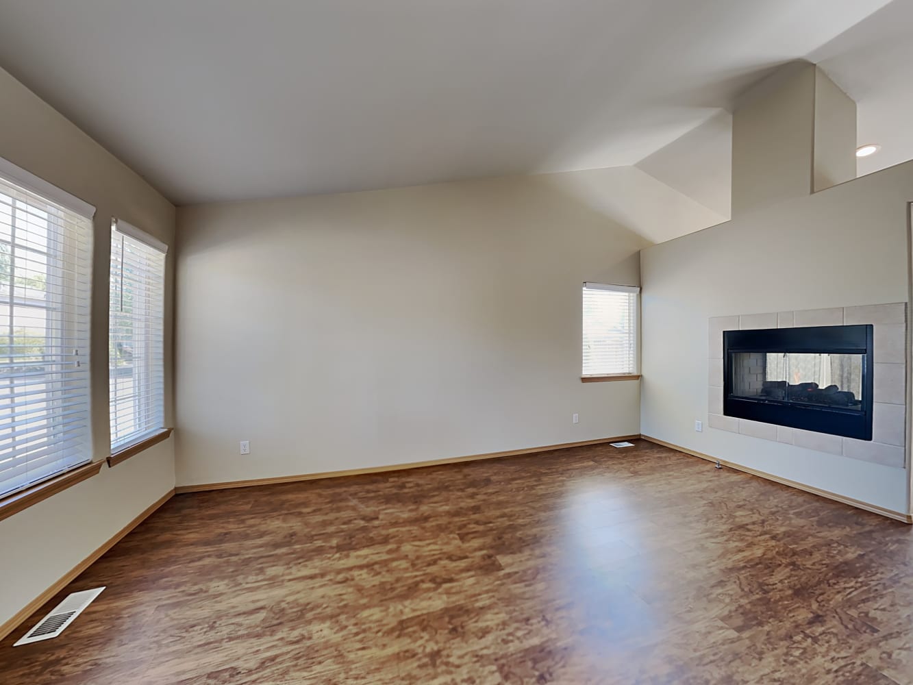 205 Orting Ave NW photo 5