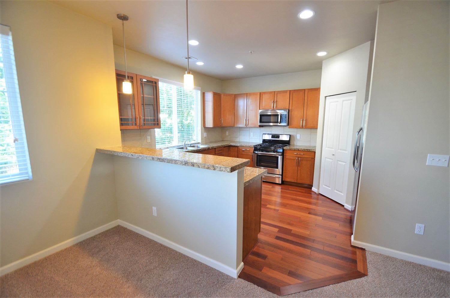 21411 40th Pl S photo 5