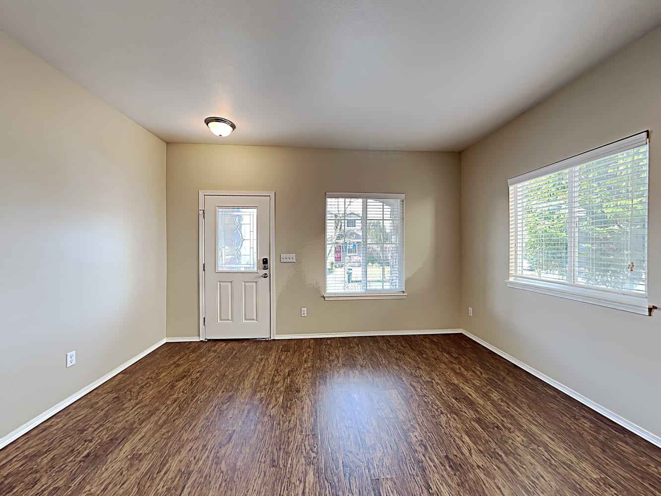 8605 81st Dr NE photo 4