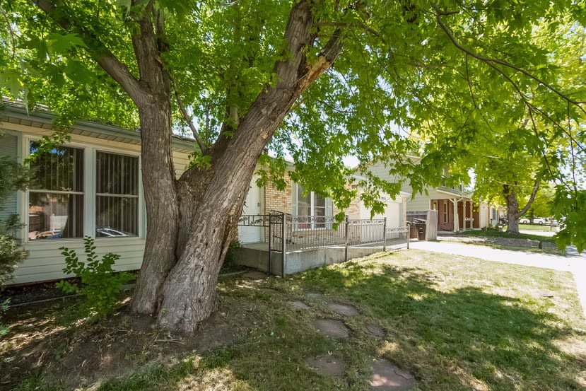 9276 Clermont Dr photo 3