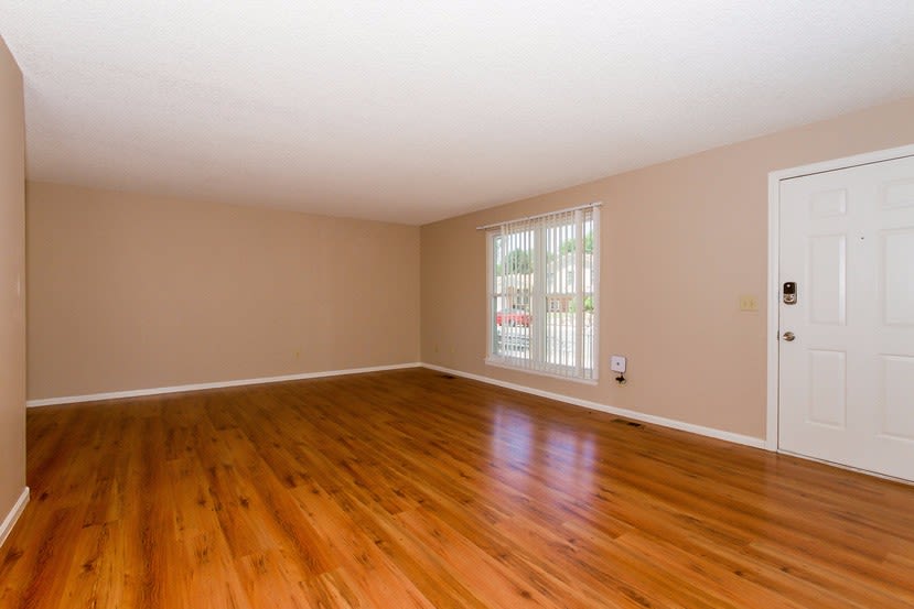 9276 Clermont Dr photo 5