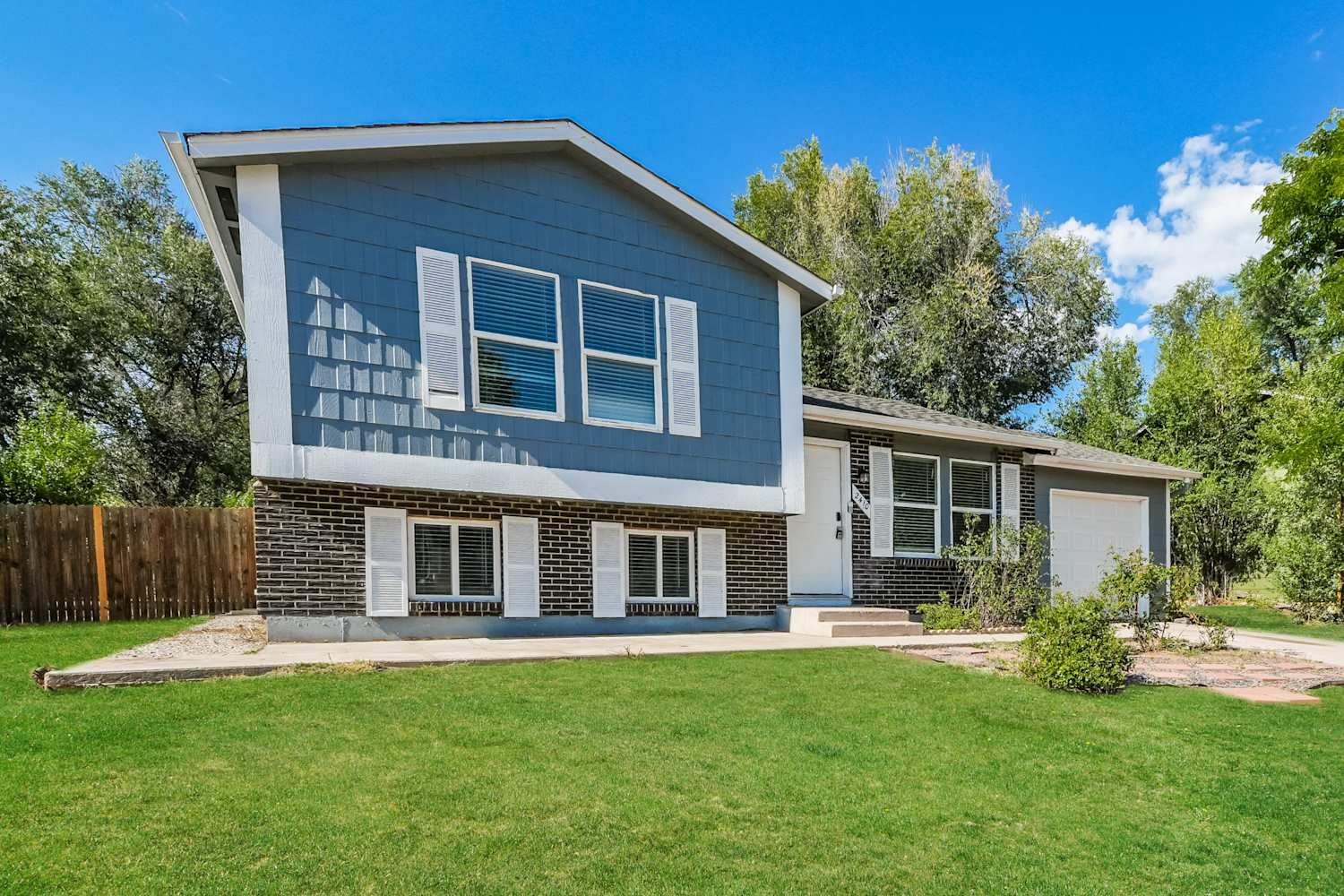 2410 Payne Cir W photo 5
