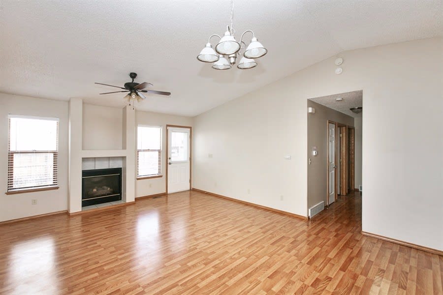 5953 Corinth Dr photo 3