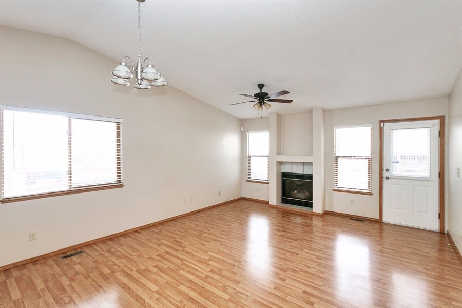 5953 Corinth Dr photo 2