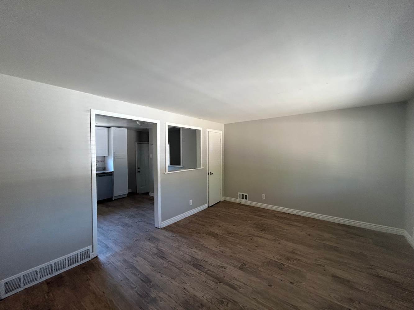 1360 S Tejon St photo 5