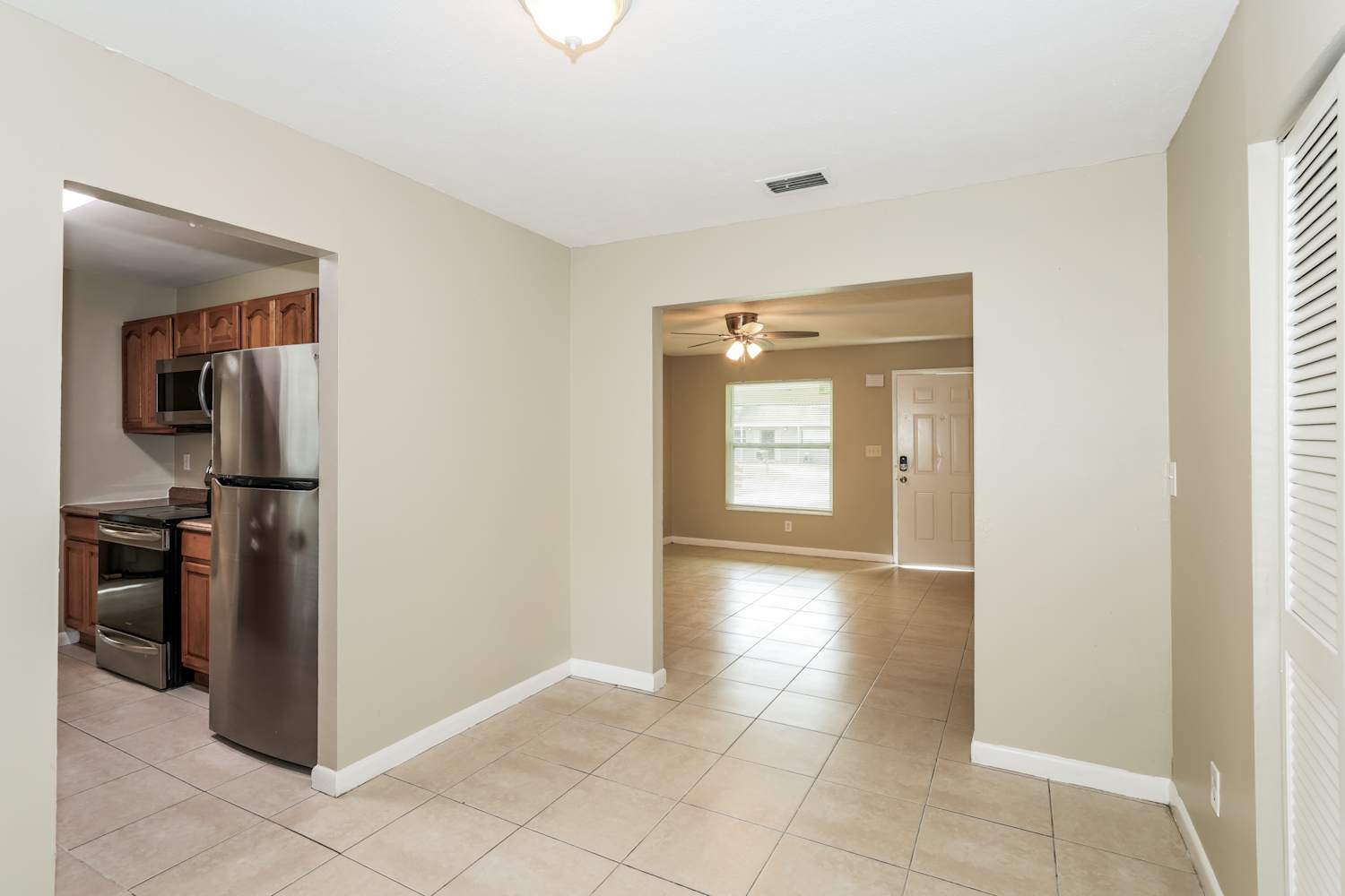 703 Leisure Ave photo 3