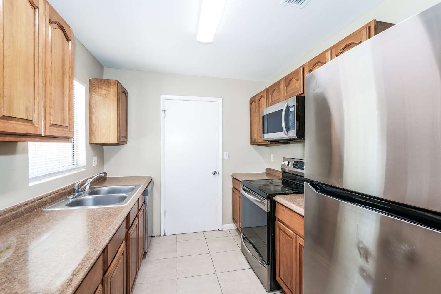 703 Leisure Ave photo 5