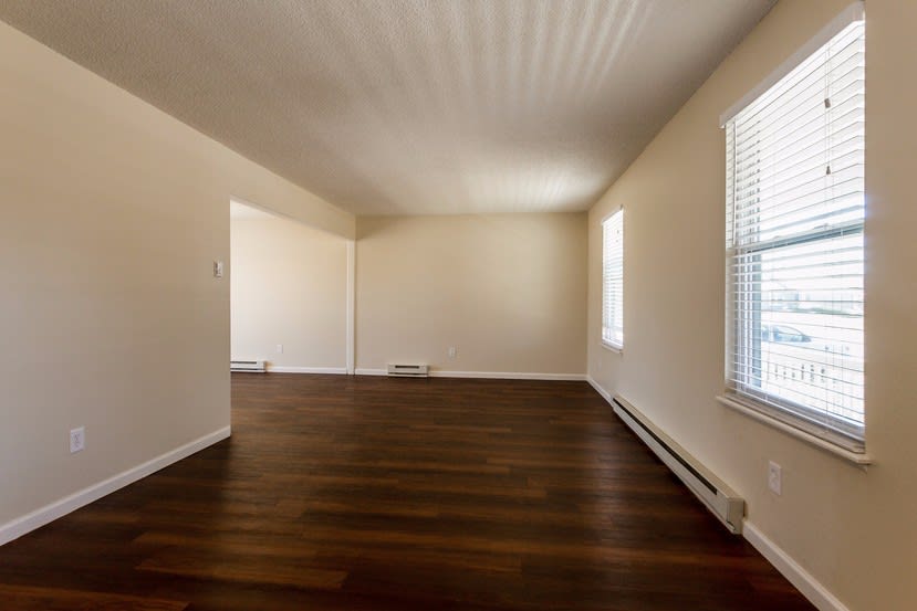 964 S Uravan St photo 5