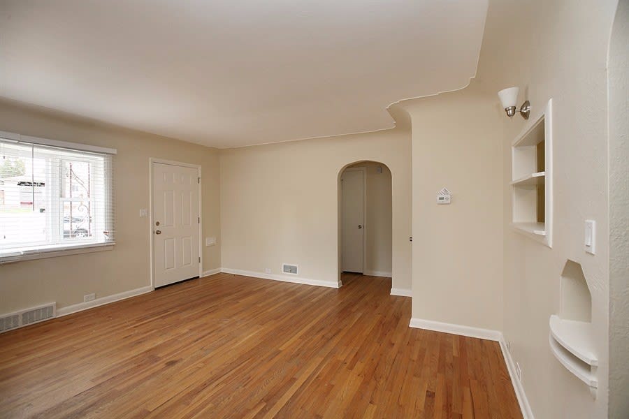 1740 W Crestline Dr photo 4