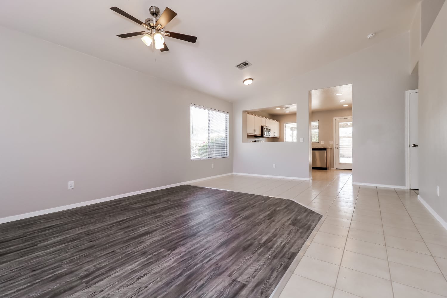 15901 W Elm St Surprise, AZ 85374 photo 4