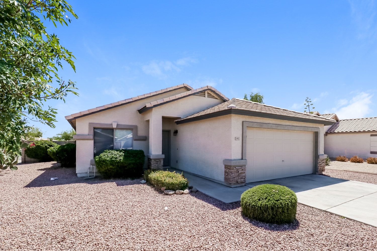 15901 W Elm St Surprise, AZ 85374 photo 2