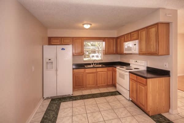 707 Clayton St photo 3
